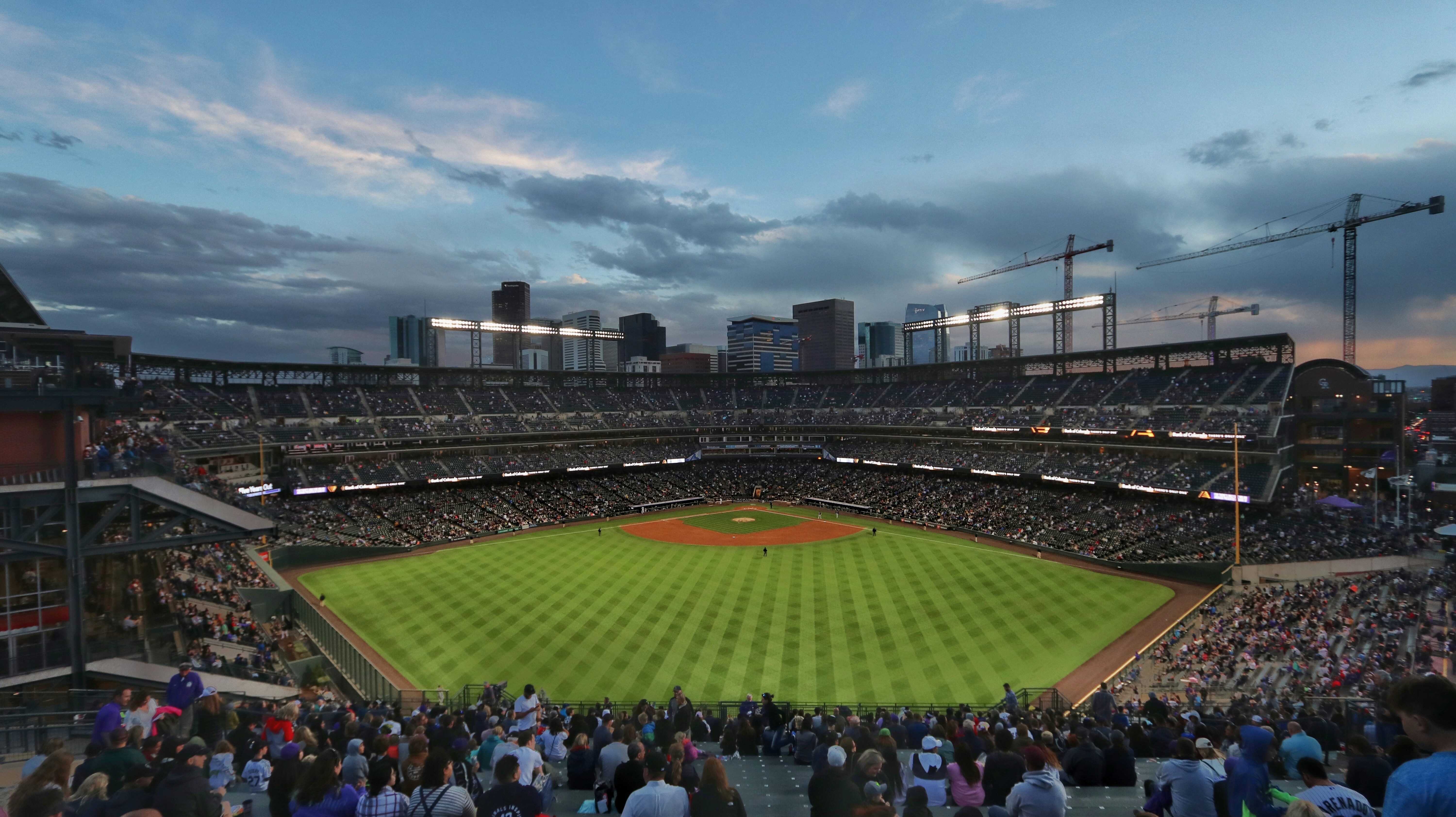 Jakość Zewnętrzne oświetlenie sportowe LED fabryka